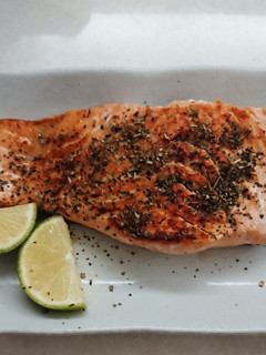 煎鮭魚排 的食譜成品照片