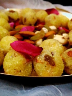 নারকেল,মালাই,ড্রাই ফ্রুটসের লাড্ডু(coconut nut malai ladoo recipe in Bengali) রেসিপির প্রধান ছবি