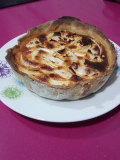 Una foto de Quiche de sobrasada y cebolla con masa de pan casero