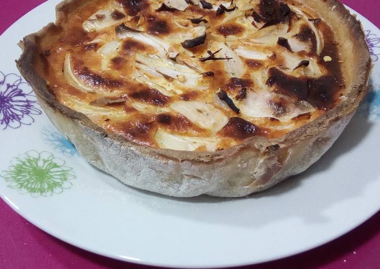 Quiche de sobrasada y cebolla con masa de pan casero