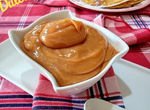 Una foto de Dulce de leche con leche condensada 2° versión.  Dolce di latte,
