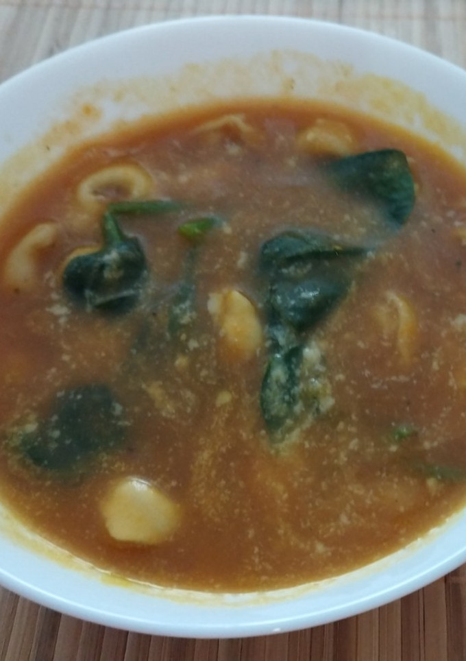 Una foto de Sopa de tortellini