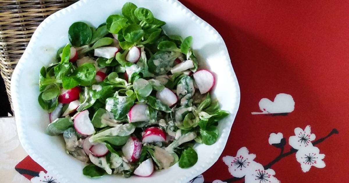 Feldsalat mit Radieschen und Gorgonzola-Dressing Rezept von Leonella ...