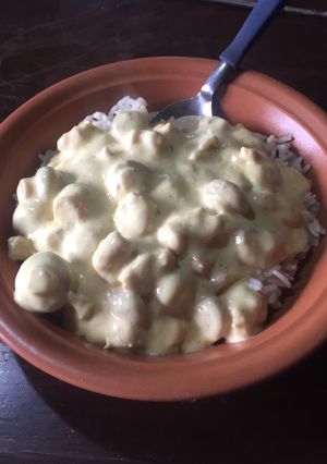 Una foto de Strogonoff de Pollo con arroz