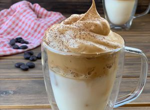صورة لوصفة قهوة دلغونا الشهيرة dalgona coffee
