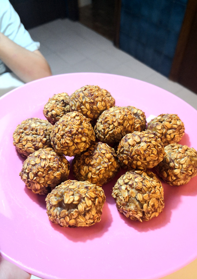 Una foto de Bolitas de avena, plátano y manzana