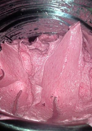 A picture of MOMI CREAMY ICING.