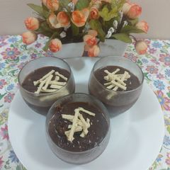 A picture of Hershey's Chocolate pudding.