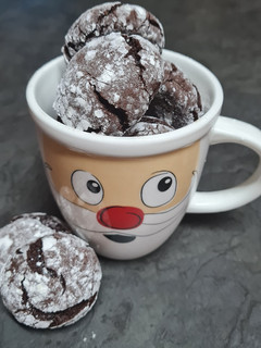 A picture of Chocolate Crinkle Cookies.