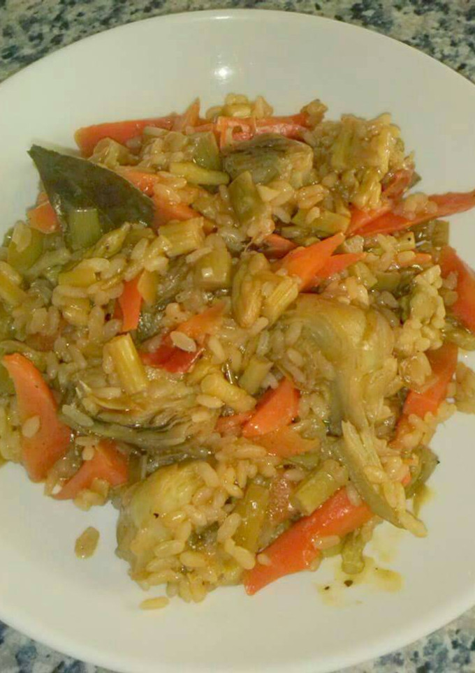 Una foto de Arroz jardinera, con toque de curry (Vegetariano)