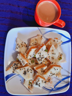 સેન્ડવિચ લસણિયા ઢોકળા (Sandwich Lasaniya Dhokla Recipe In Gujarati) રેસીપી મુખ્ય ફોટો