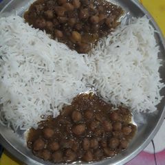 A picture of Chole chawal.