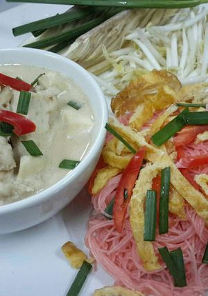 A picture of Pink Rice Noodles / Pad Mee Kati.