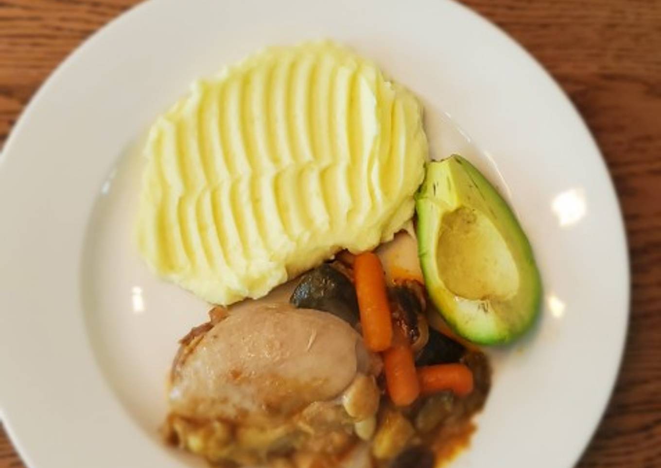 Baked chicken thighs with mashed potatoes