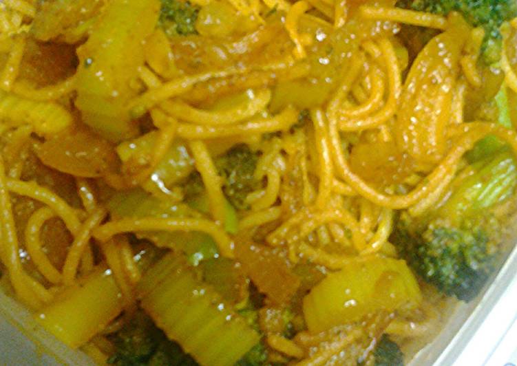 Step-by-Step Guide to Make Award-winning Golden noodles with bits of Emeralds