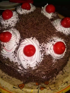 ব্ল্যাক ফরেস্ট কেক(black forest cake recipe in Bengali) রেসিপির প্রধান ছবি