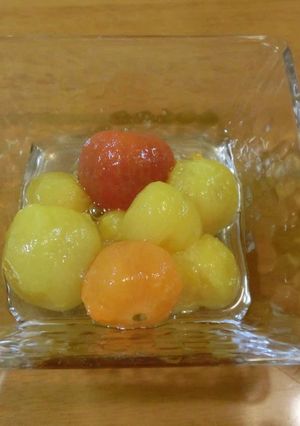 A picture of Honey-Marinated Cherry Tomatoes.
