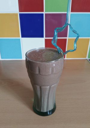A picture of Vickys Chocolate Avocado Milkshake, GF DF EF SF NF.