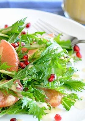A picture of Mizuna or Arugula & Grapefruit Salad.