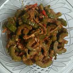 A picture of Tumis pare no pahit.