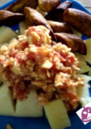 A picture of Boiled yam with plantain and egg sauce.