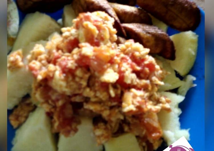 How to Make Homemade Boiled yam with plantain and egg sauce