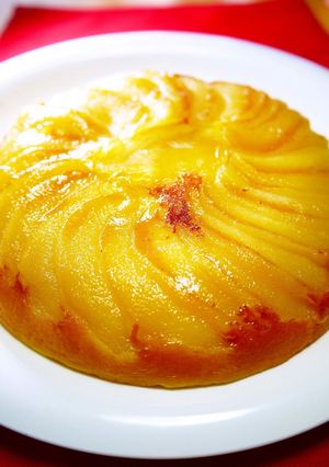 A picture of Apple Cheesecake in a Rice Cooker (Perfect for Christmas).