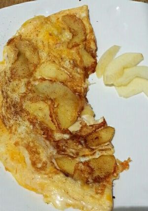 A picture of Apple Omelette.