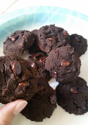 A picture of Flourless Double Chocolate Cookies.