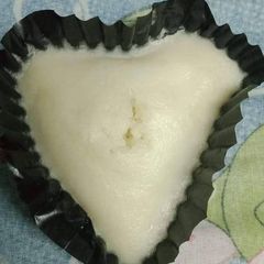 A picture of Heart shaped puto.