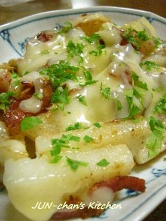 A picture of Japanese Yams and Crispy Bacon Baked with Cheese.
