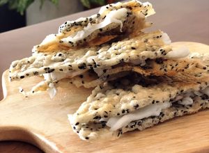 Hình của món Bánh tráng kẹp dừa mạch nha.