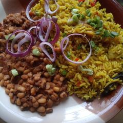 A picture of Fried rice with beans porridge.