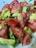 Ensalada de Tomate Pera y Aguacate