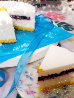 A picture of Snowy White Cheesecake Made with Yogurt.