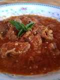 Bistec de res en salsa con tomatitos silvestres 🍽