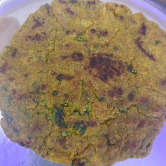 A picture of Bajra Methi Thepla.