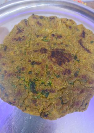 A picture of Bajra Methi Thepla.