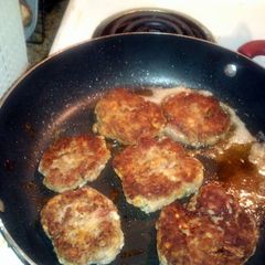 A picture of beef a.d potato cake.