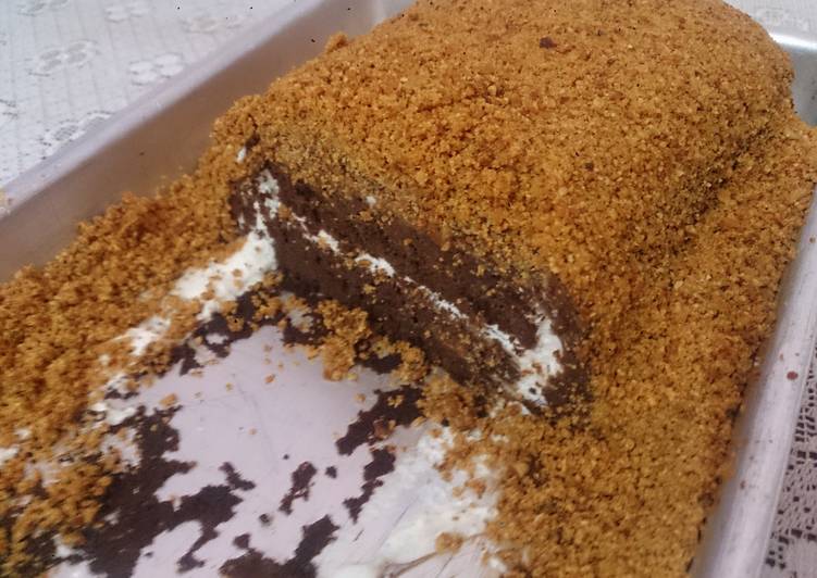 Simple Way to Prepare Super Quick Homemade Ponny&#39;s Choco ganache cake with almond crumble