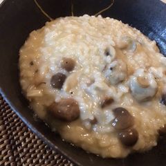 A picture of Mushroom Cheese Risotto.