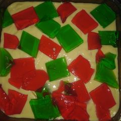 A picture of 3 colour Jelly Custard.