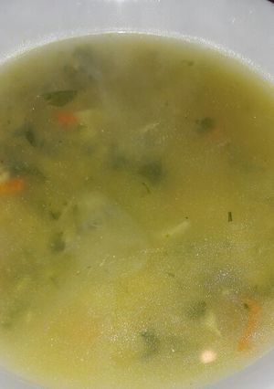 Una foto de Sopita ligera..🍜