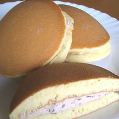 Dorayaki Cream-Filled A picture of Dorayaki Cream-Filled.