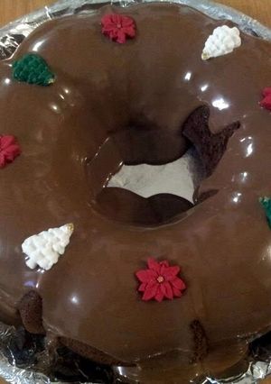 A picture of Easy Moist Chocolate Cake With Chocolate Ganache.