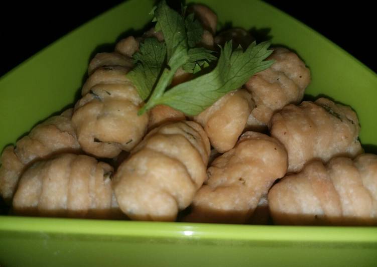 Kue garpu renyah (rasa bawang dan kencur)