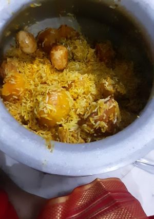 এগ চিকেন দম বিরিয়ানি (egg chicken dum biriyani recipe in Bengali) রেসিপির প্রধান ছবি
