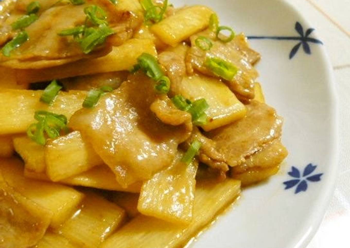 Rich Stir-fried Pork Belly and Nagaimo Yam with Oyster Sauce