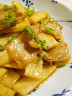 A picture of Rich Stir-fried Pork Belly and Nagaimo Yam with Oyster Sauce.
