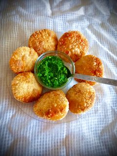 ડ્રાય મુગદાલ કચોરી (Dry Moongdal Kachori Recipe In Gujarati) રેસીપી મુખ્ય ફોટો